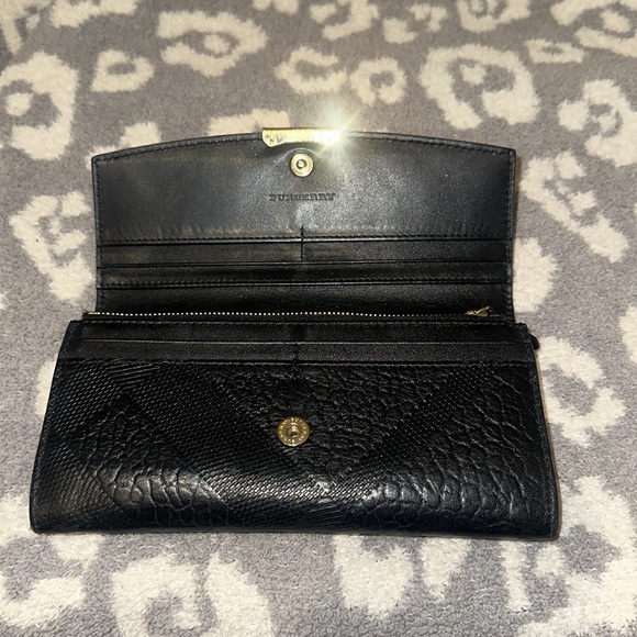Vintage Burberry Wallet 😍 Used in Good Condition 😍 - Picture 9 of 17